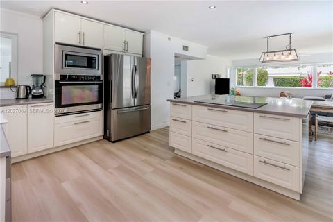 Tiny photo for 955 Van Buren St, Hollywood, FL 33019 (MLS # A12027062)