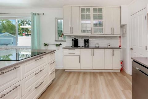 Tiny photo for 955 Van Buren St, Hollywood, FL 33019 (MLS # A12027062)