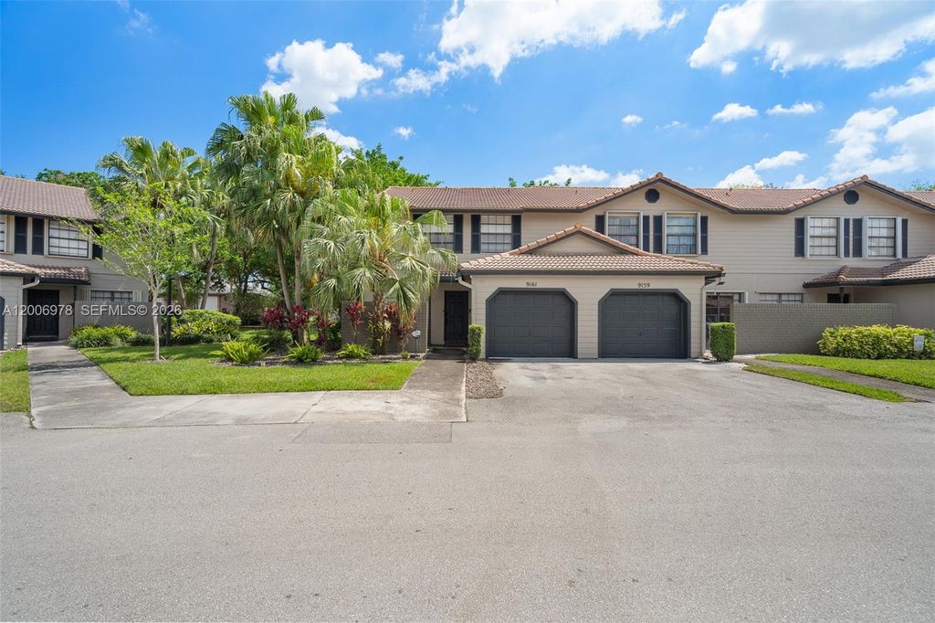 Photo of 9161 Vineyard Lake Dr #9161, Plantation, FL 33324 (MLS # A12006978)