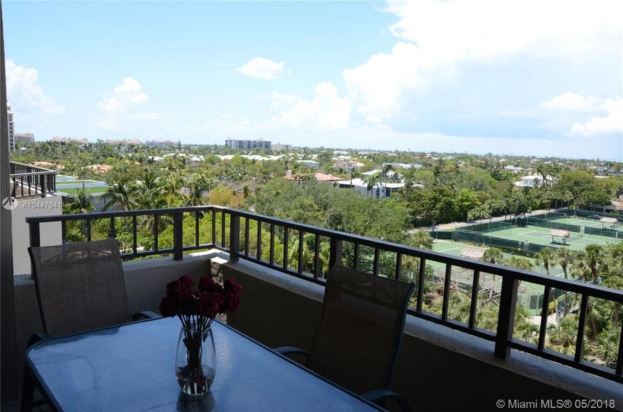 ENJOY THIS SPACIOUS, UNFURNISHED, BRIGHT 1 BED 1 1/2 BATH WITH BEAUTIFUL VIEWS OF THE BAY. GREAT AMENITIES IN NEWLY REMODELED BUILDING. AMENITIES INCLUDE; 3 POOLS, JACUZZI, GYM, SAUNA, TENNIS COURTS, BEACH RESTAURANT AND LOUNGE CHAIR SERVICE AT THE BEACH. EASY TO SHOW!