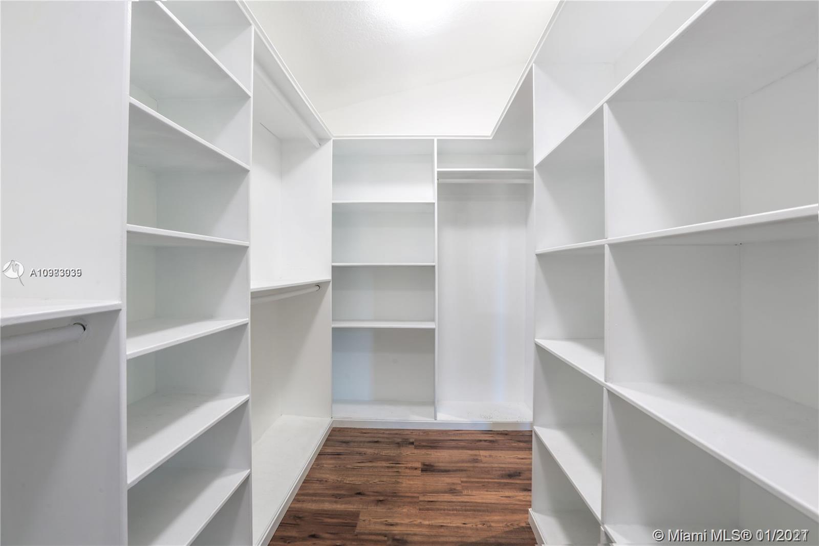 SHORELAND HGTS - Residential Lease