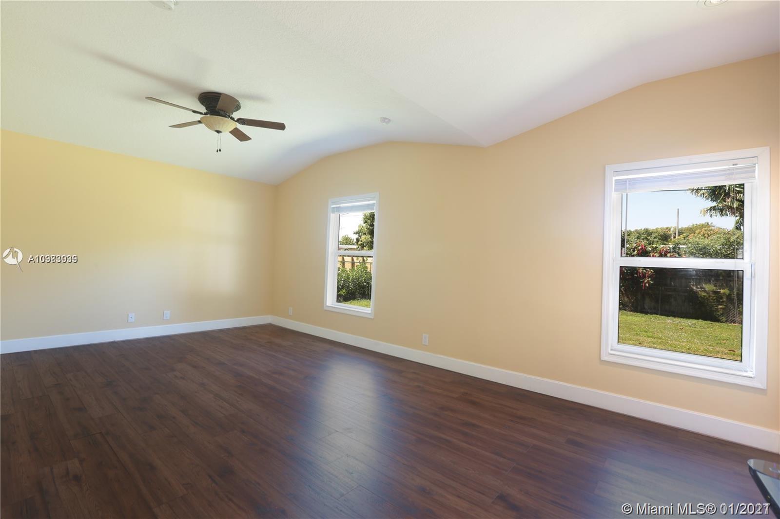 SHORELAND HGTS - Residential Lease