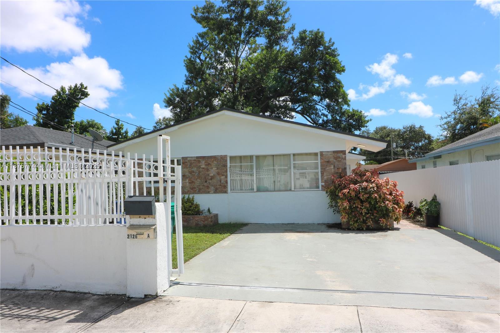 EARLINGTON HEIGHTS - Residential Lease