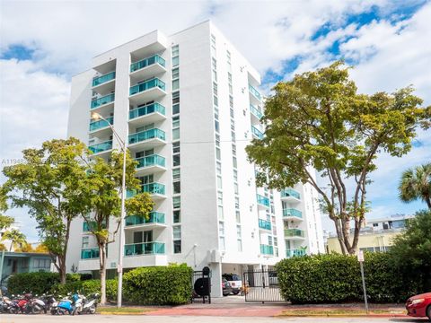 Photo of 1035 West Ave #PH06, Miami Beach, FL 33139 (MLS # A11948229)