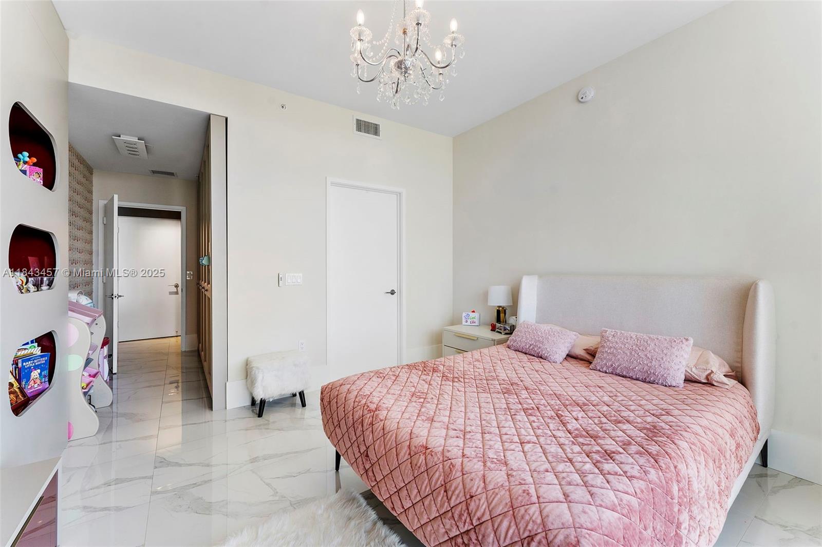 PARQUE TOWERS CONDO - Residential