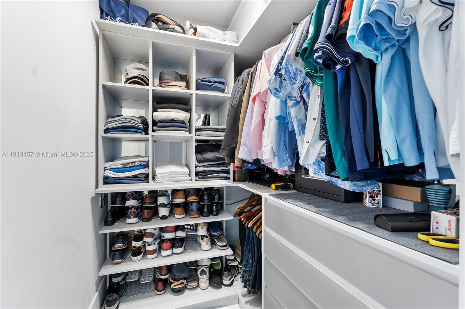 PARQUE TOWERS CONDO - Residential