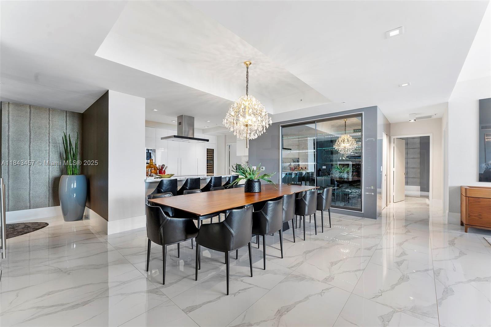 PARQUE TOWERS CONDO - Residential