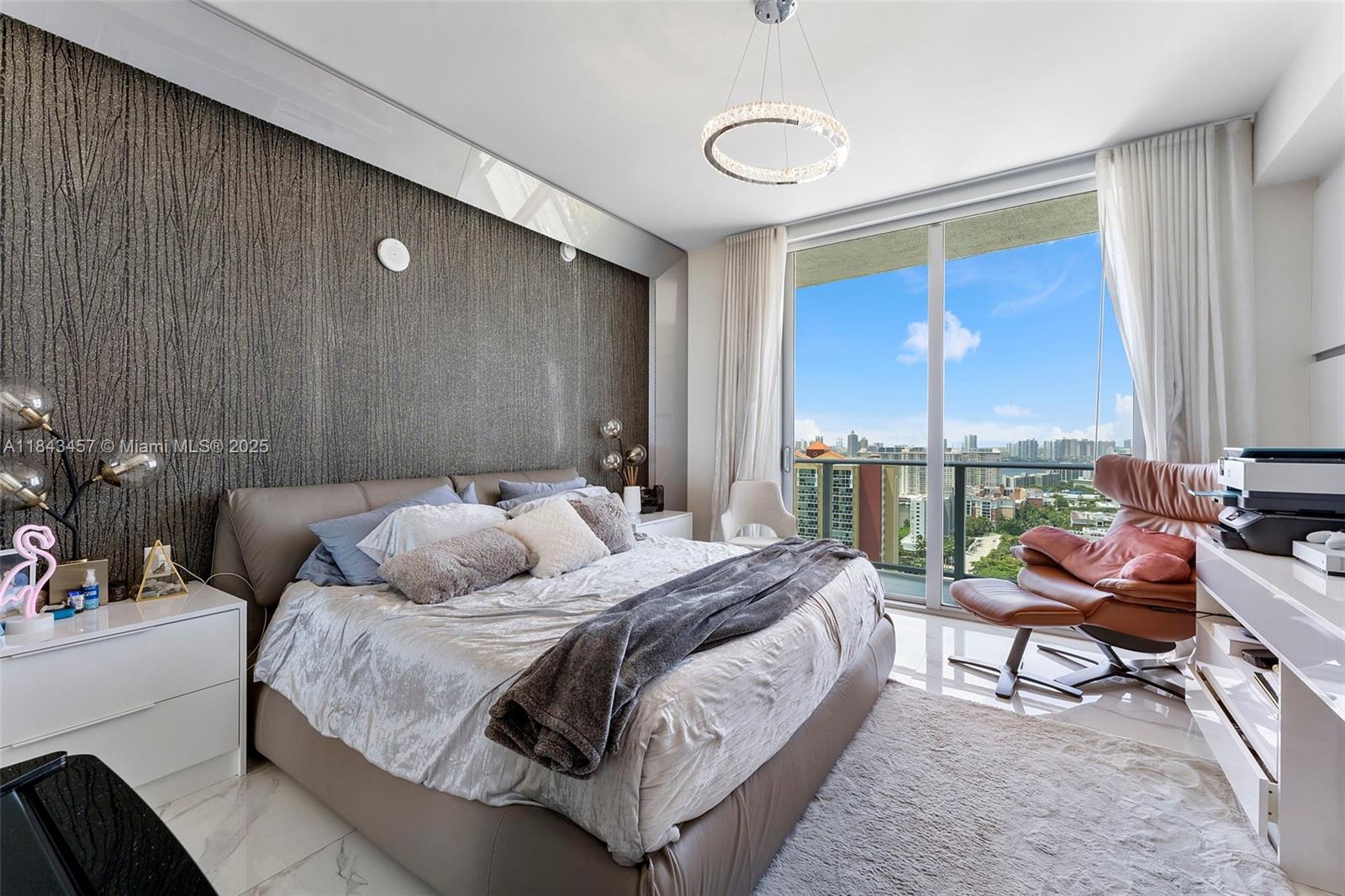 PARQUE TOWERS CONDO - Residential