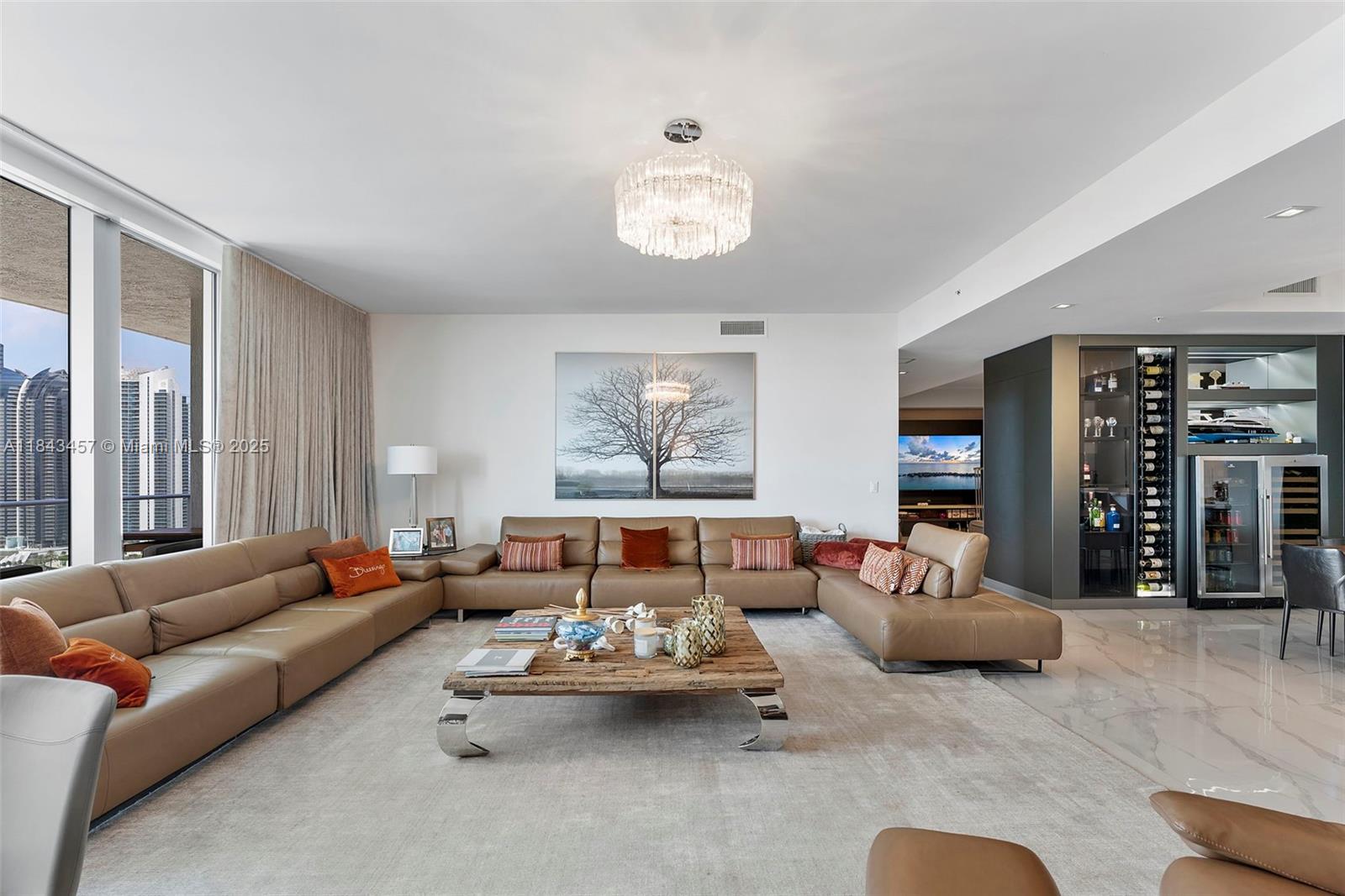 PARQUE TOWERS CONDO - Residential