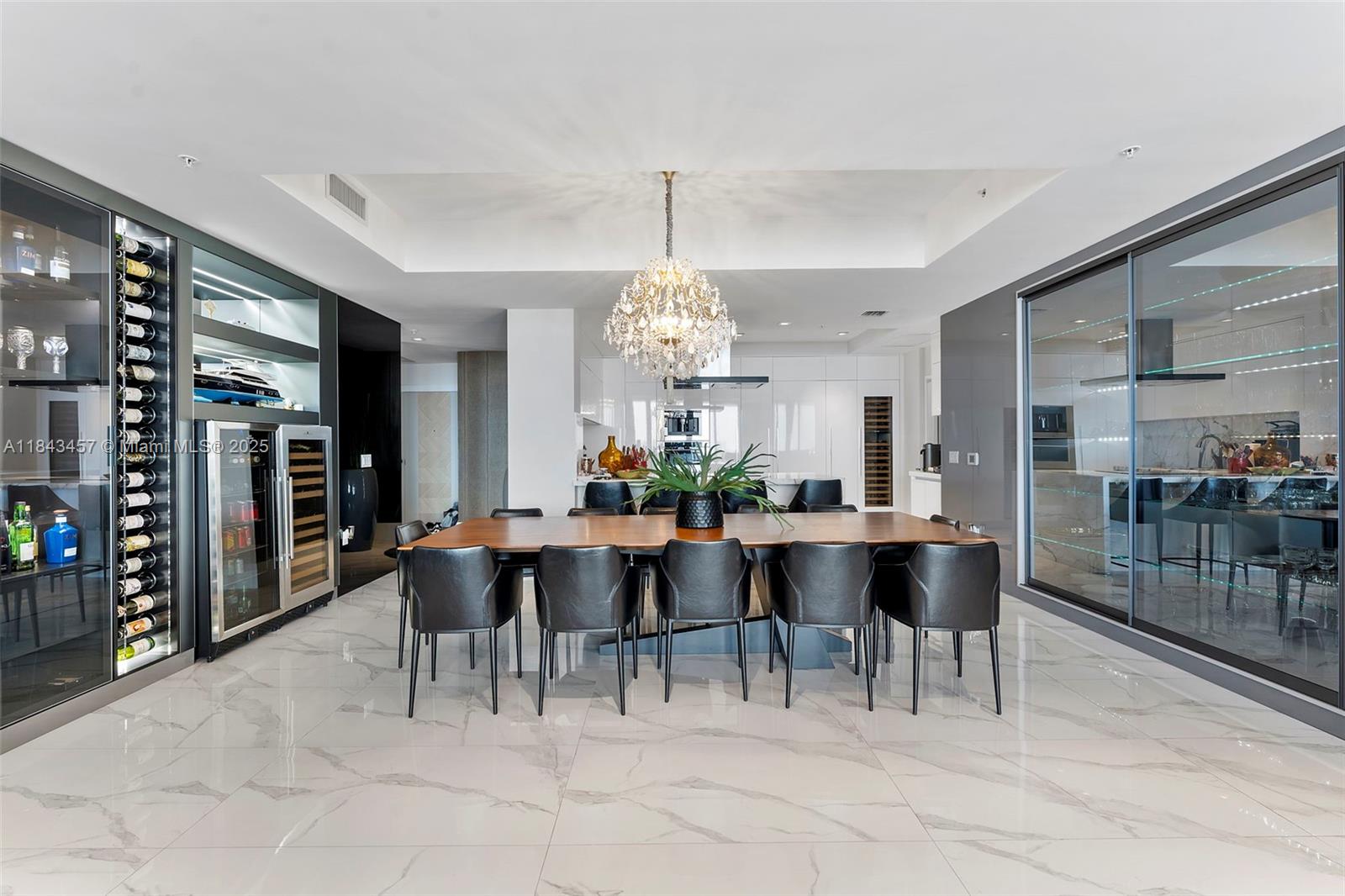 PARQUE TOWERS CONDO - Residential