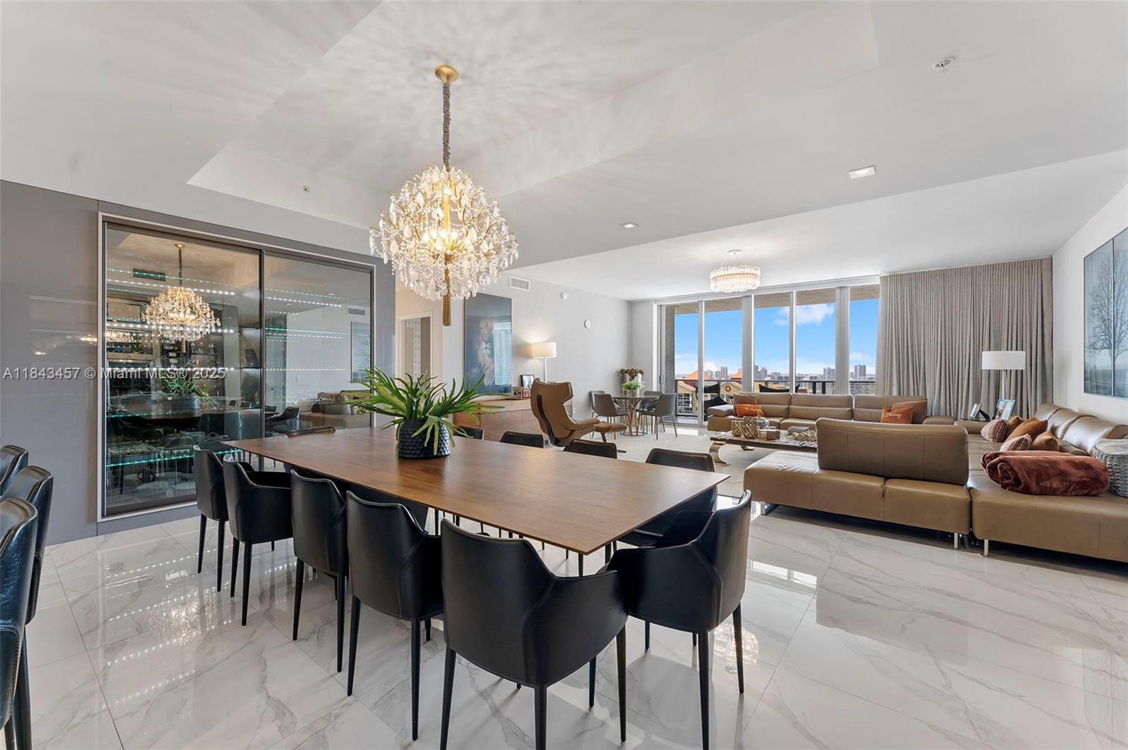 PARQUE TOWERS CONDO - Residential