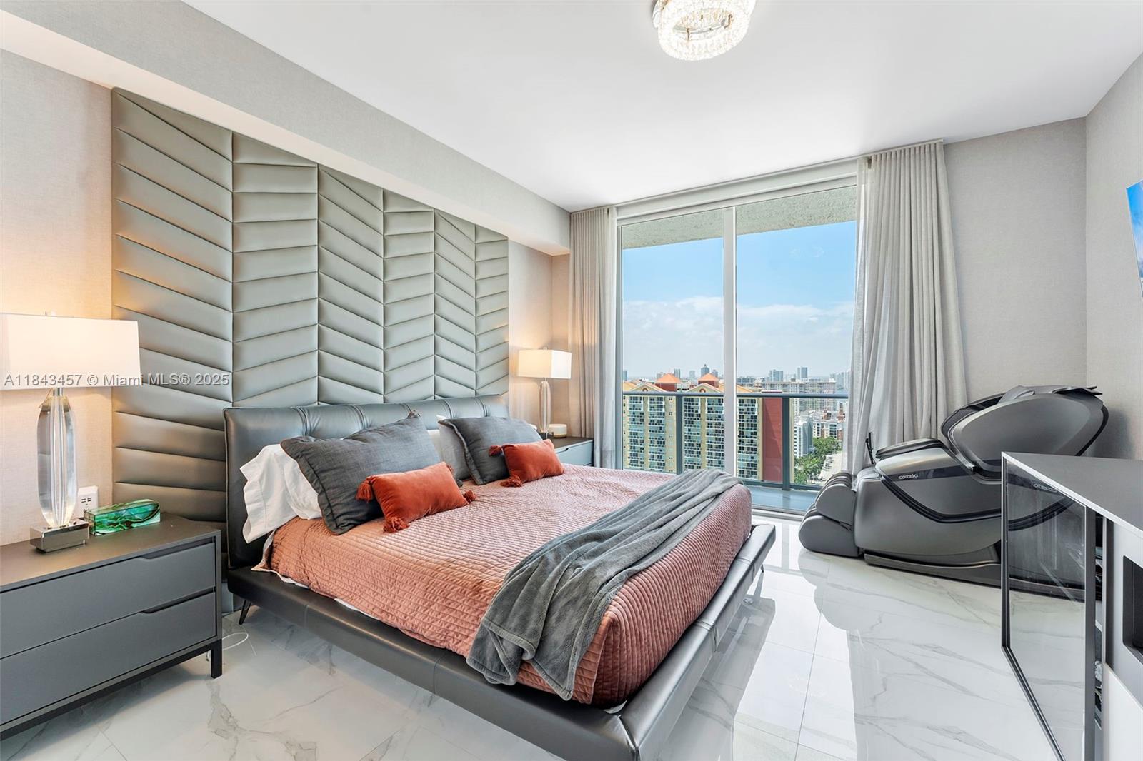 PARQUE TOWERS CONDO - Residential