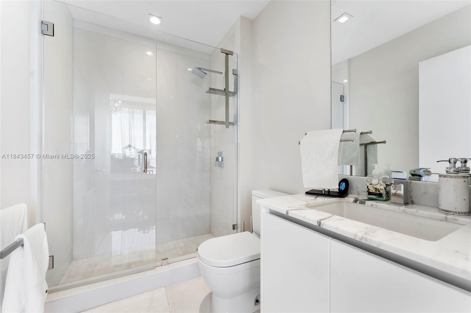 PARQUE TOWERS CONDO - Residential