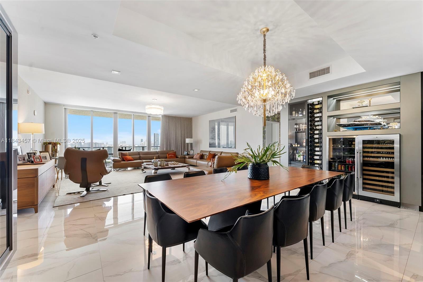 PARQUE TOWERS CONDO - Residential