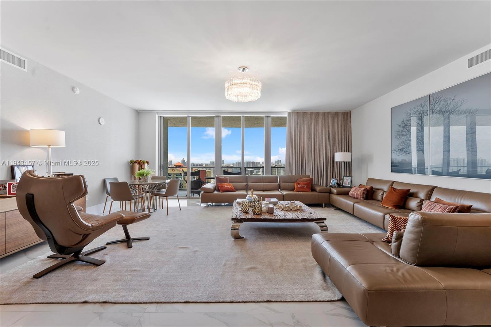 PARQUE TOWERS CONDO - Residential