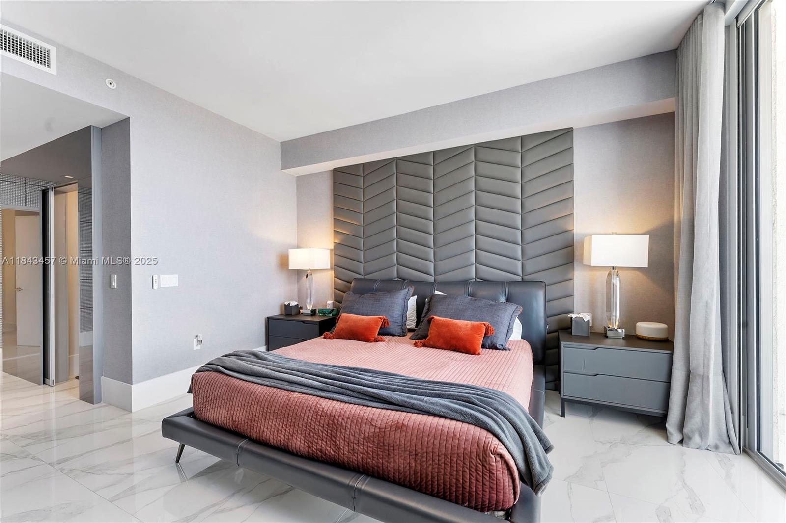 PARQUE TOWERS CONDO - Residential