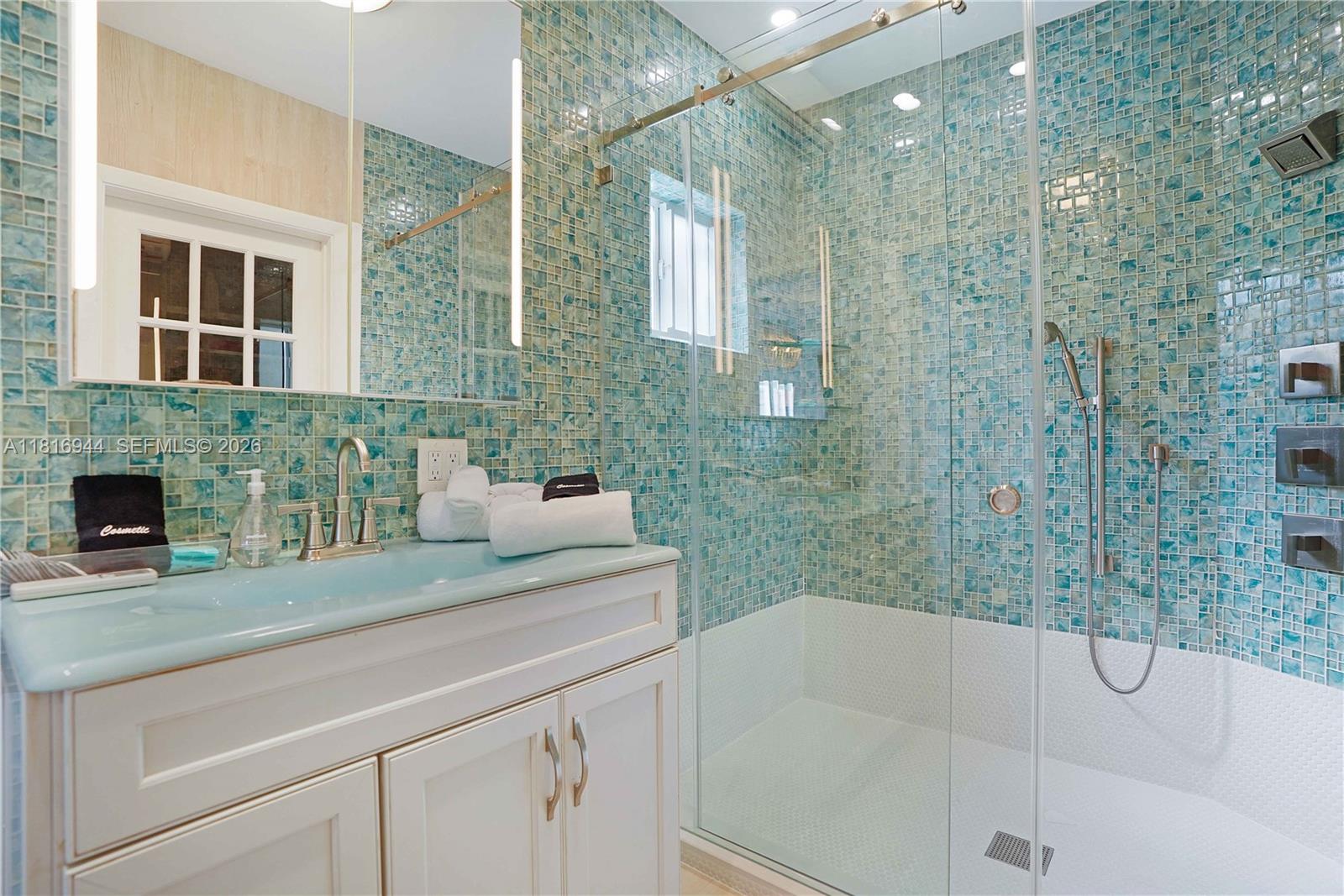 HOLLYWOOD BEACH - Residential