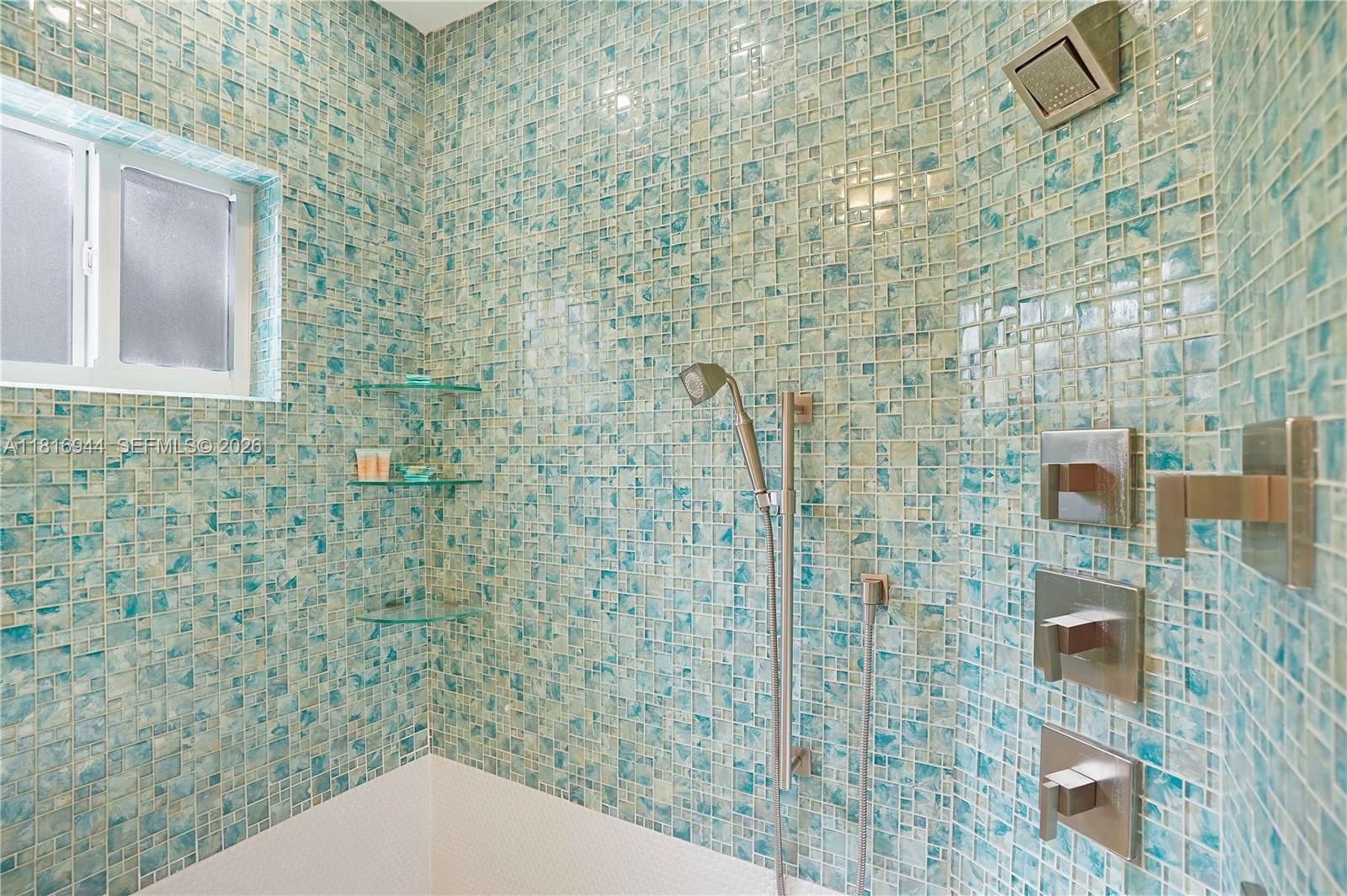 HOLLYWOOD BEACH - Residential