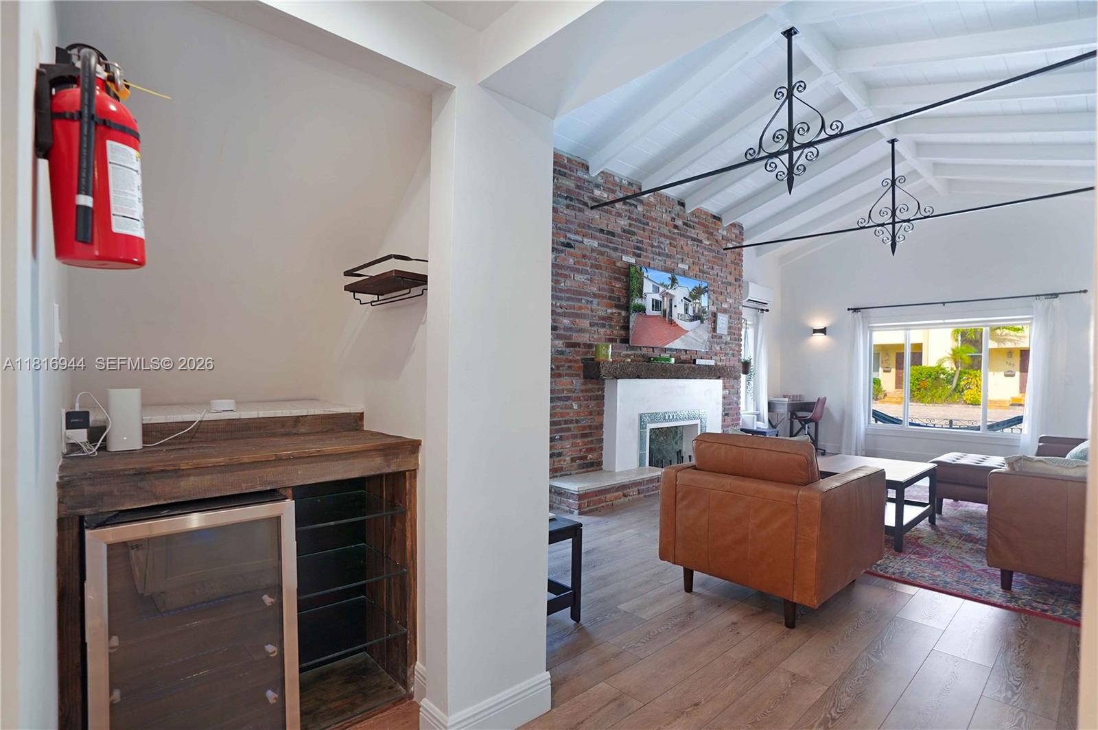 HOLLYWOOD BEACH - Residential