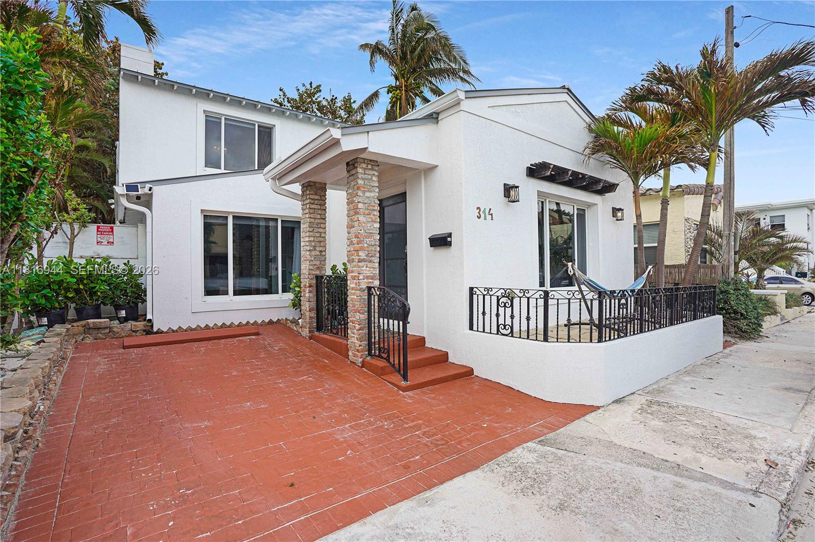 HOLLYWOOD BEACH - Residential