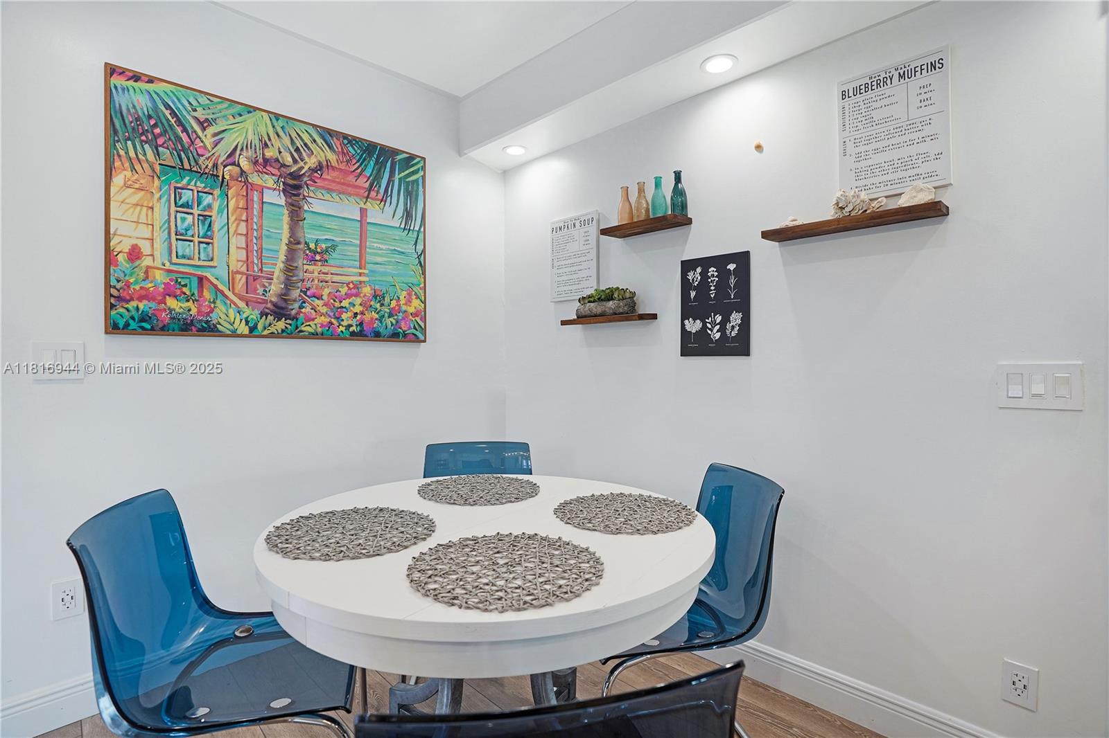 HOLLYWOOD BEACH - Residential