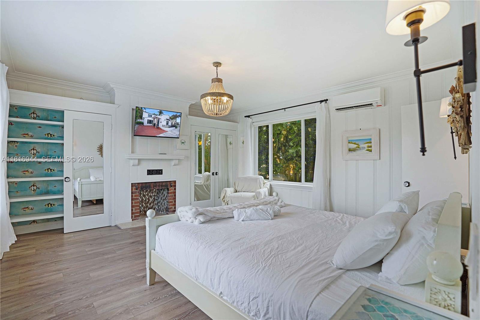 HOLLYWOOD BEACH - Residential