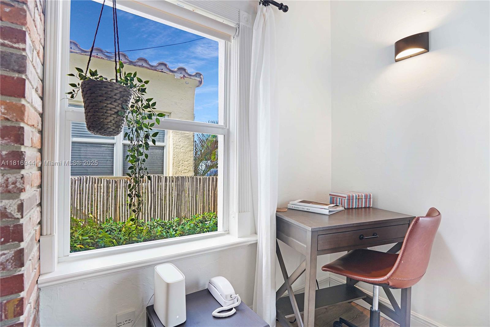 HOLLYWOOD BEACH - Residential