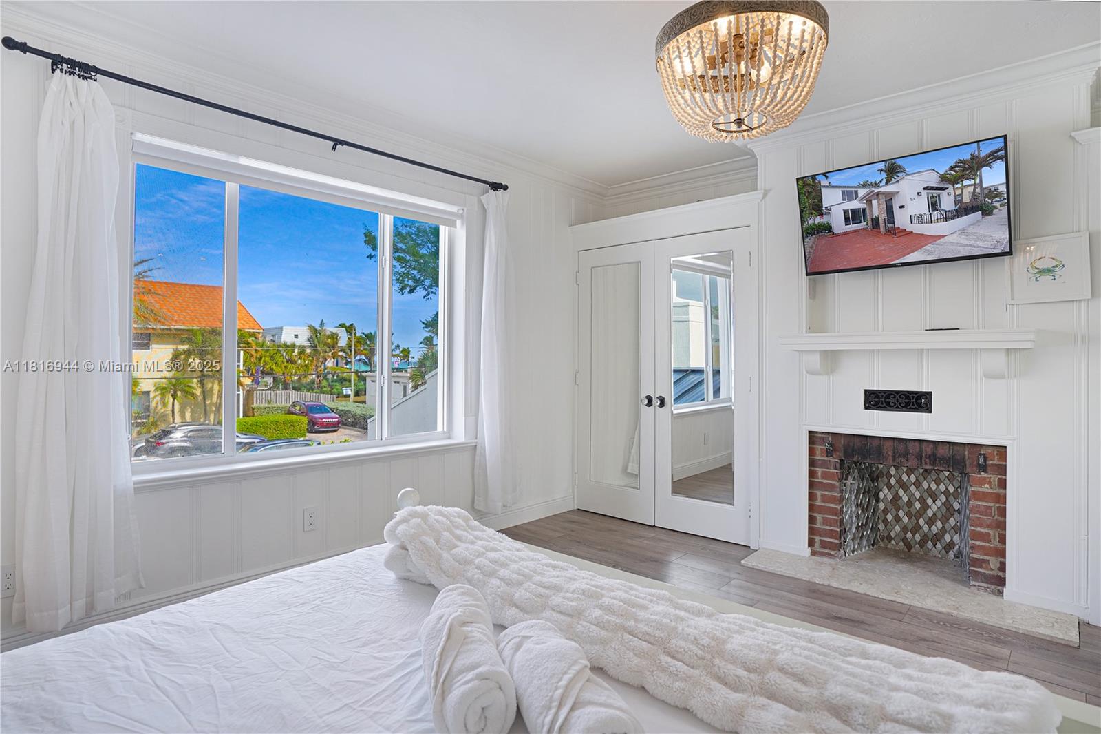 HOLLYWOOD BEACH - Residential