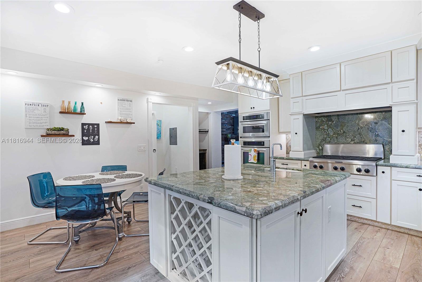 HOLLYWOOD BEACH - Residential