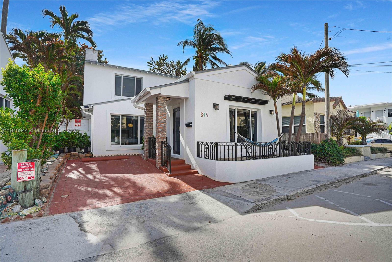 HOLLYWOOD BEACH - Residential