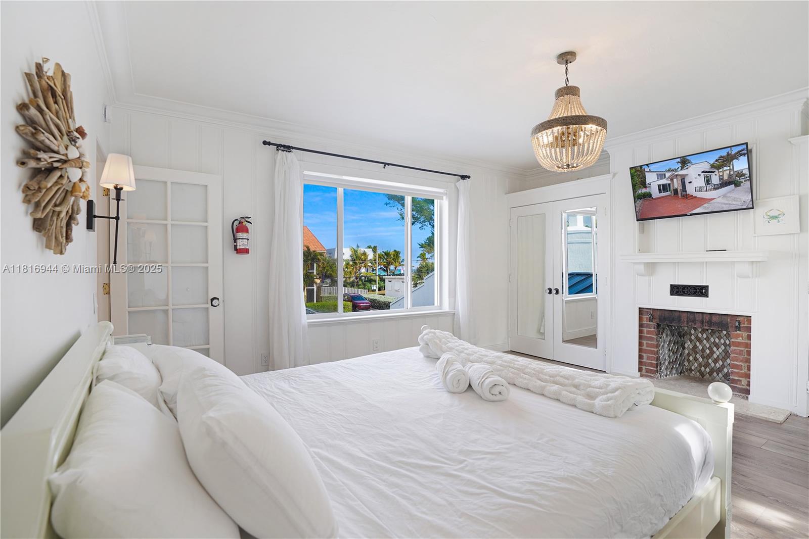 HOLLYWOOD BEACH - Residential