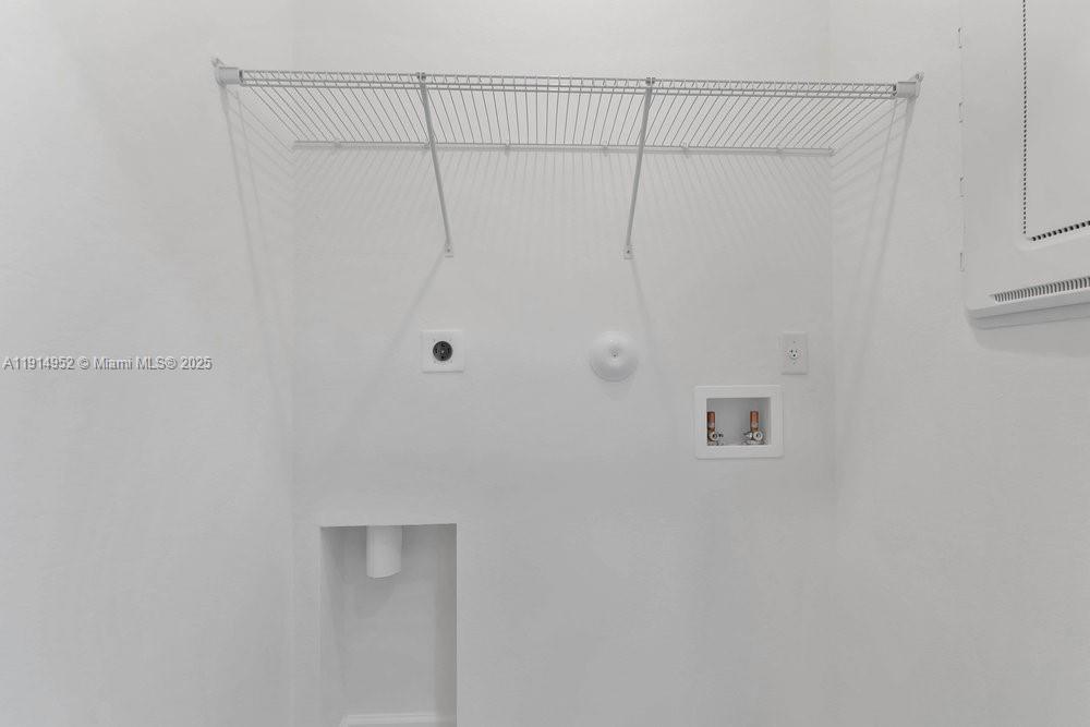 Lagos at ALTAMIRA - Residential Lease