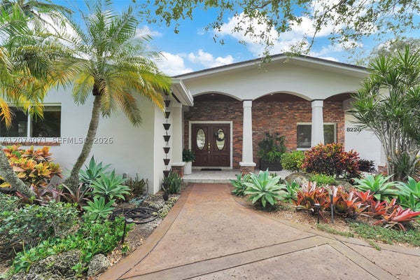 8220 SW 162ND ST, PALMETTO BAY, FL 33157 - Image 75387ed0fcb0de7981c48decd4e79a3c/3542532366