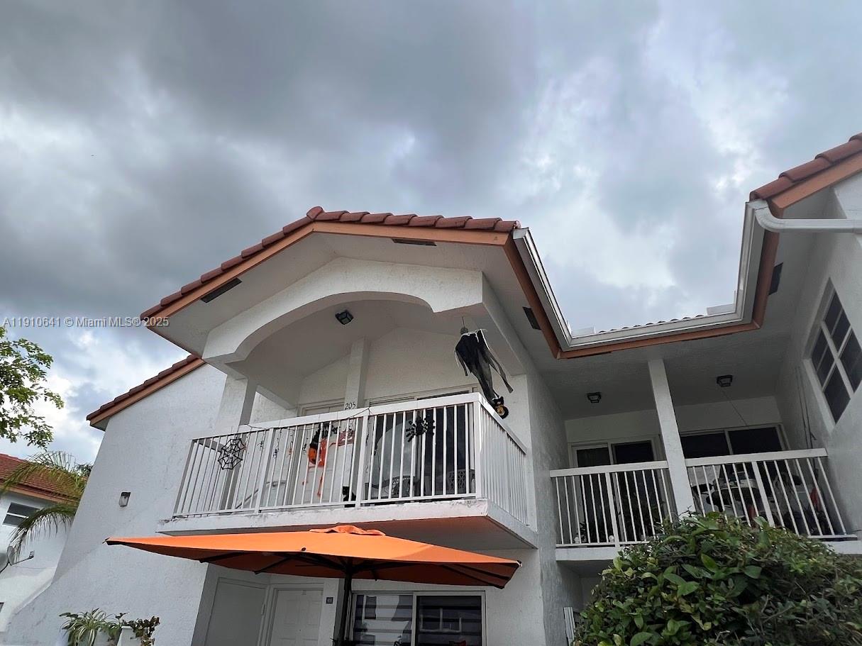 POINT LAKE CONDO IX - Residential