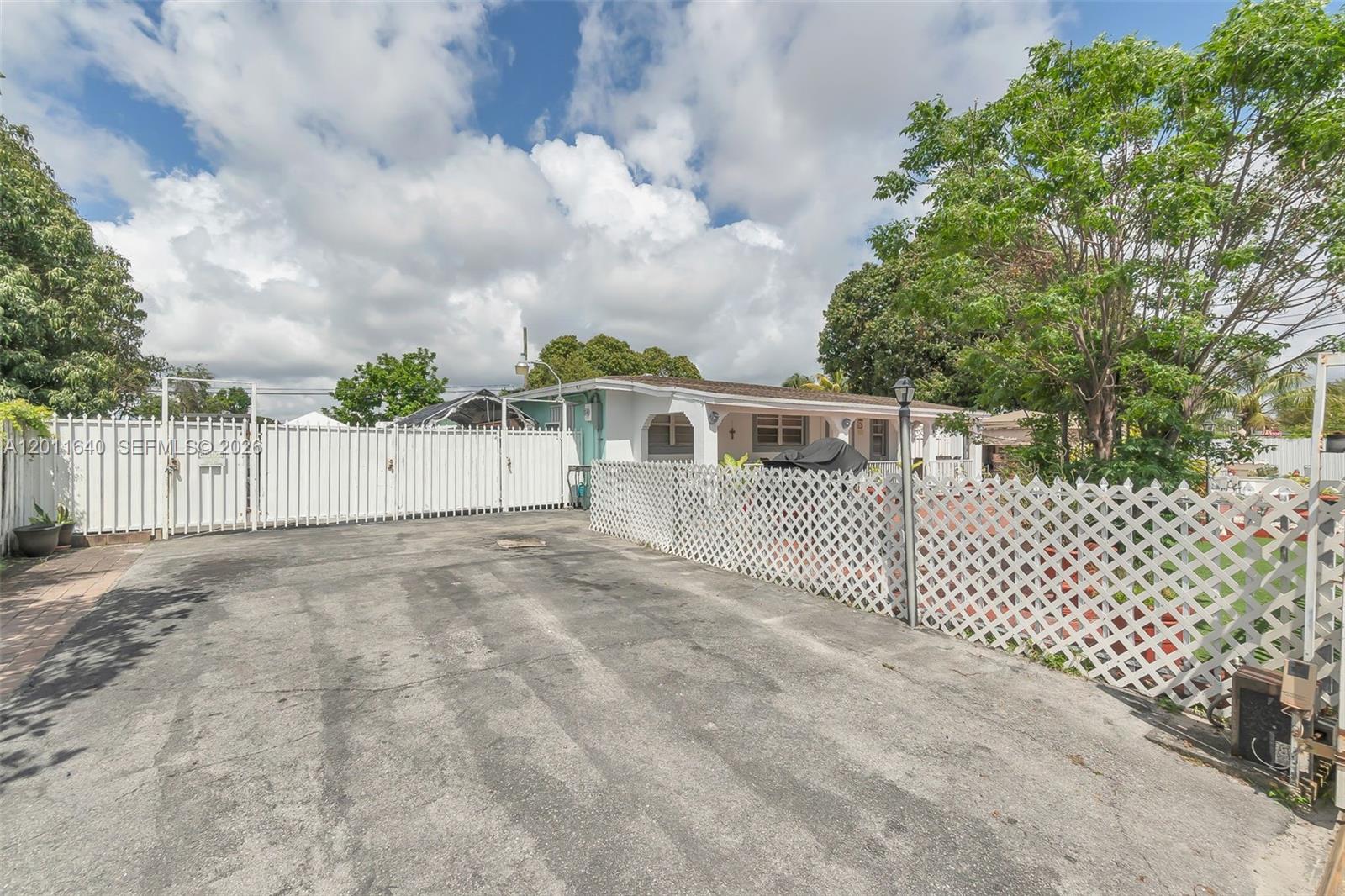 ANDERSON HEIGHTS - Residential