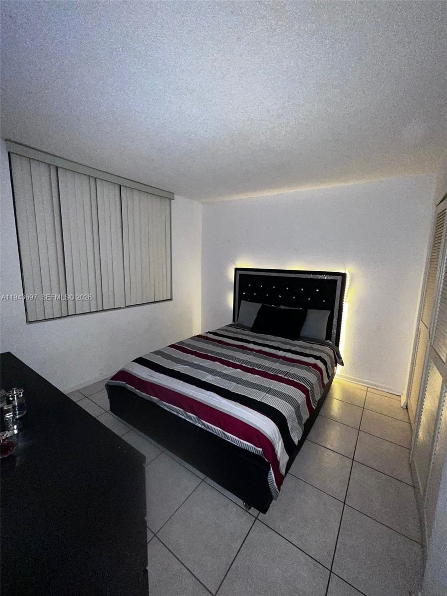 THE FOUNTAINS OF FONTAINE - Residential Lease