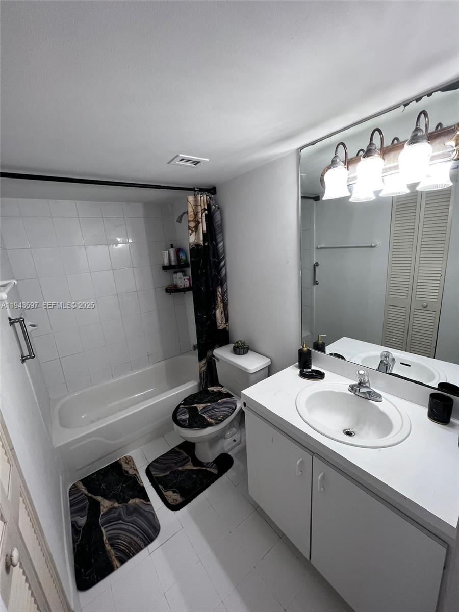 THE FOUNTAINS OF FONTAINE - Residential Lease