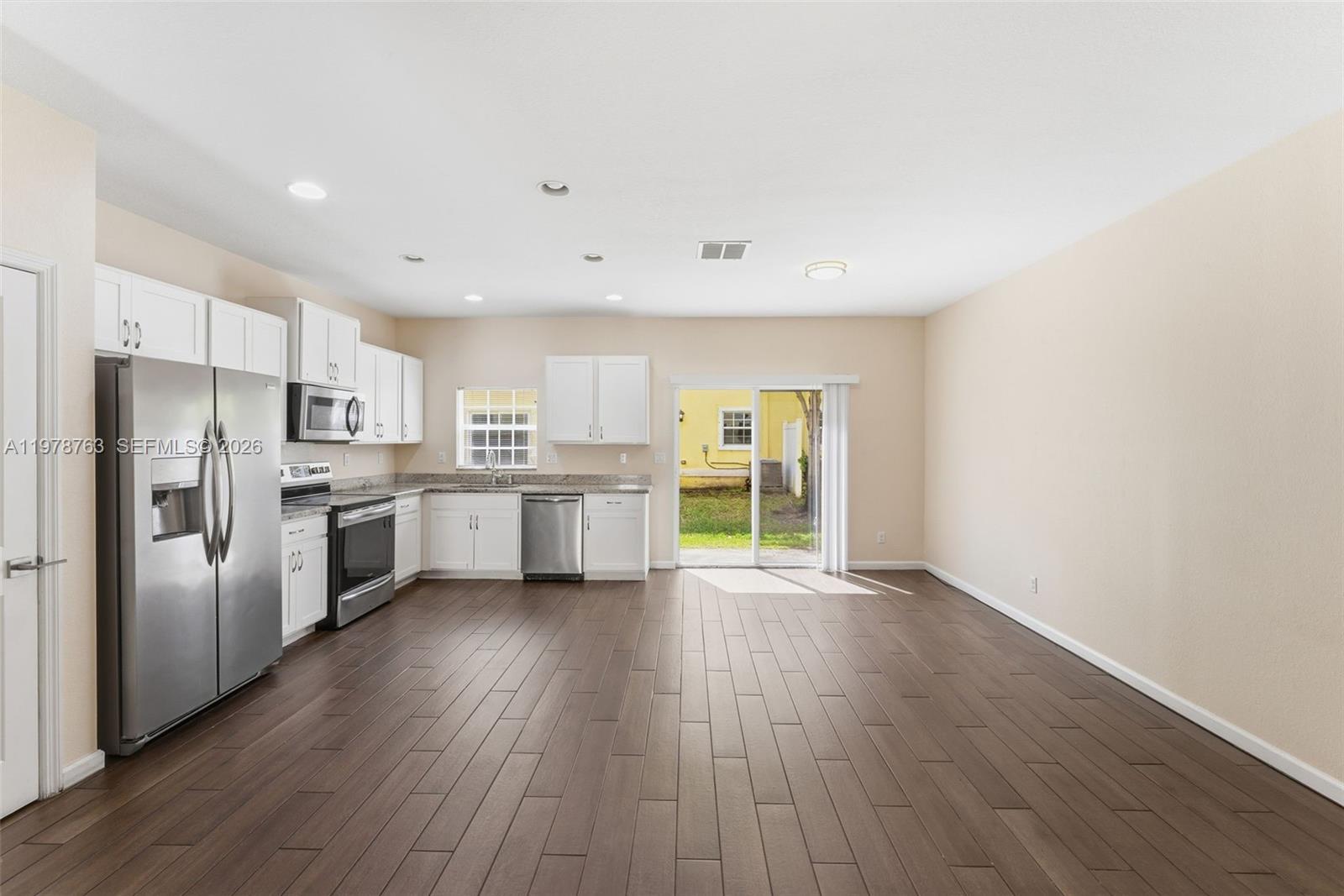 CRICKET CLUB - Residential