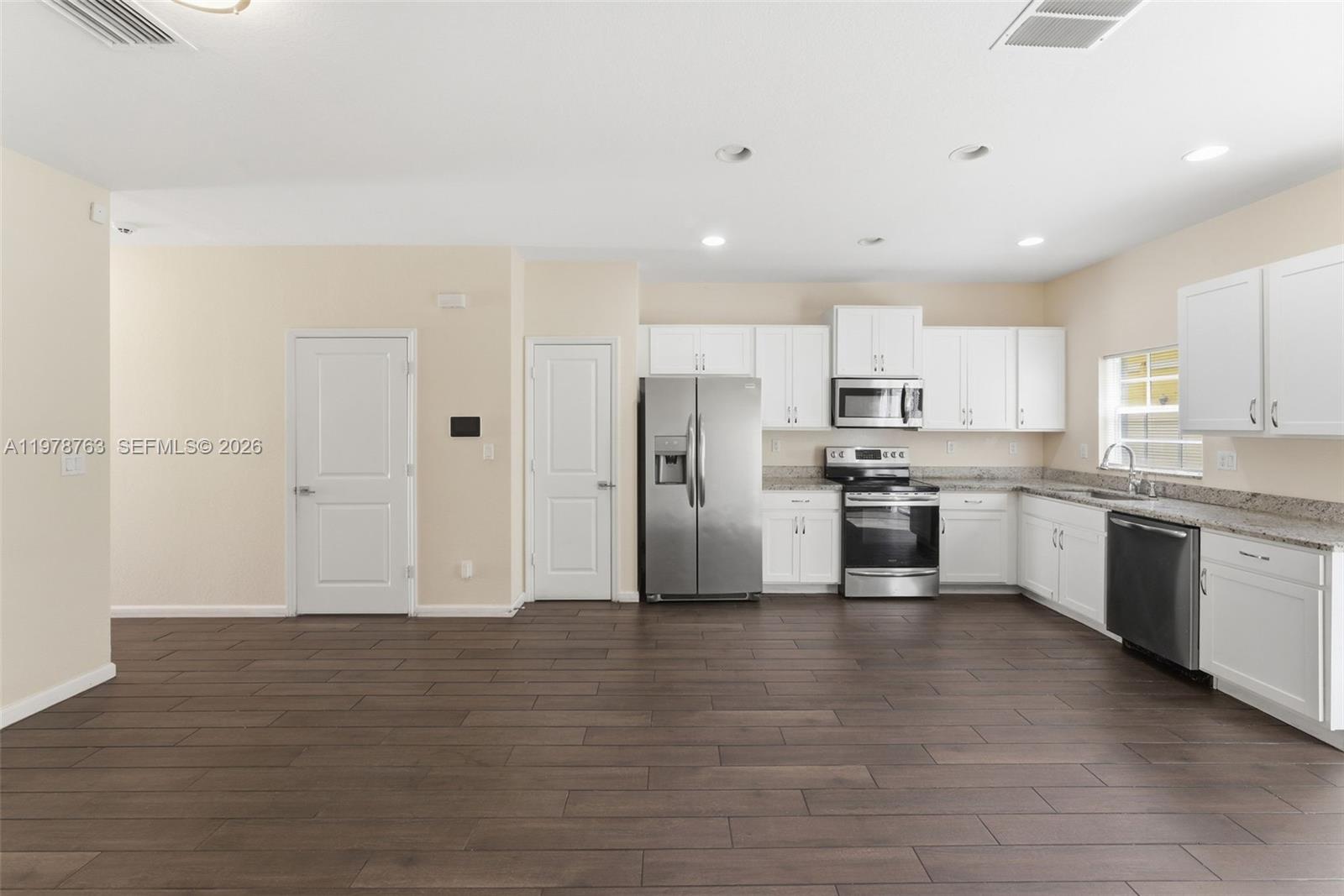 CRICKET CLUB - Residential