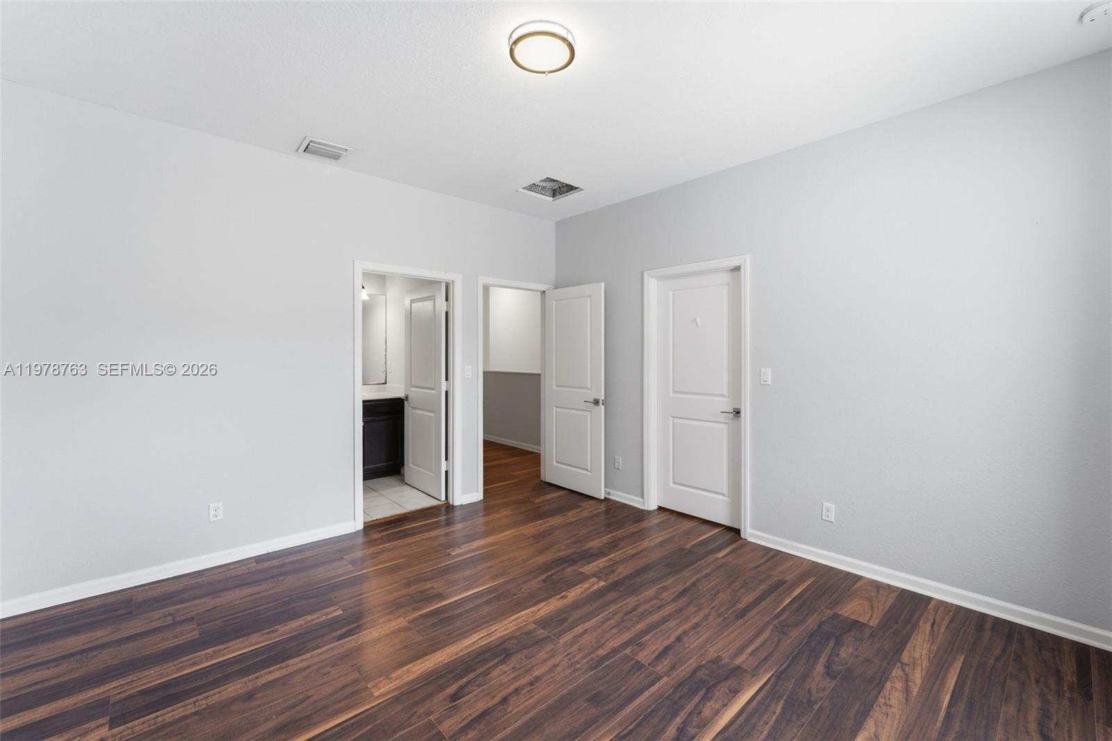 CRICKET CLUB - Residential