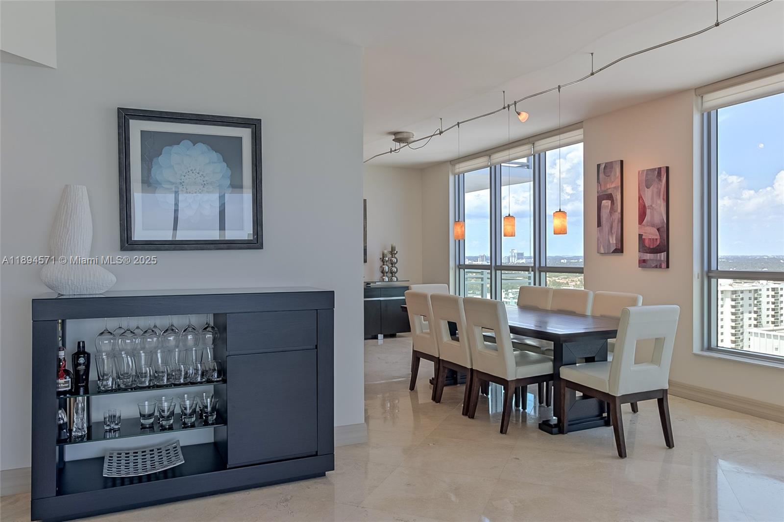 DIPLOMAT OCEANFRONT RESID - Residential Lease