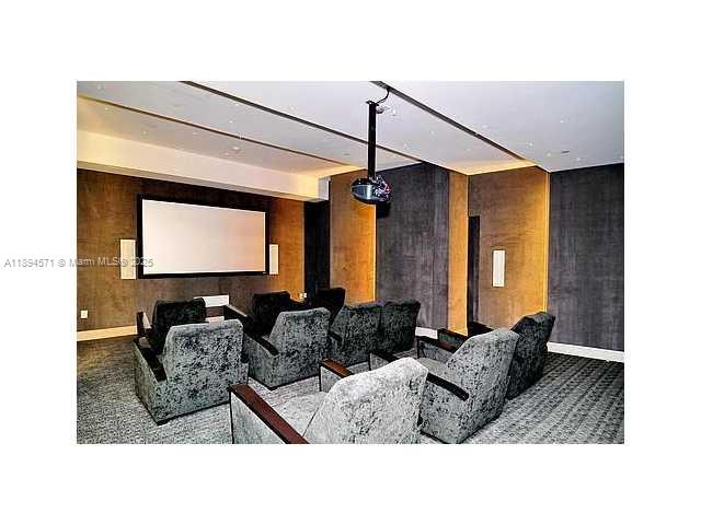DIPLOMAT OCEANFRONT RESID - Residential Lease