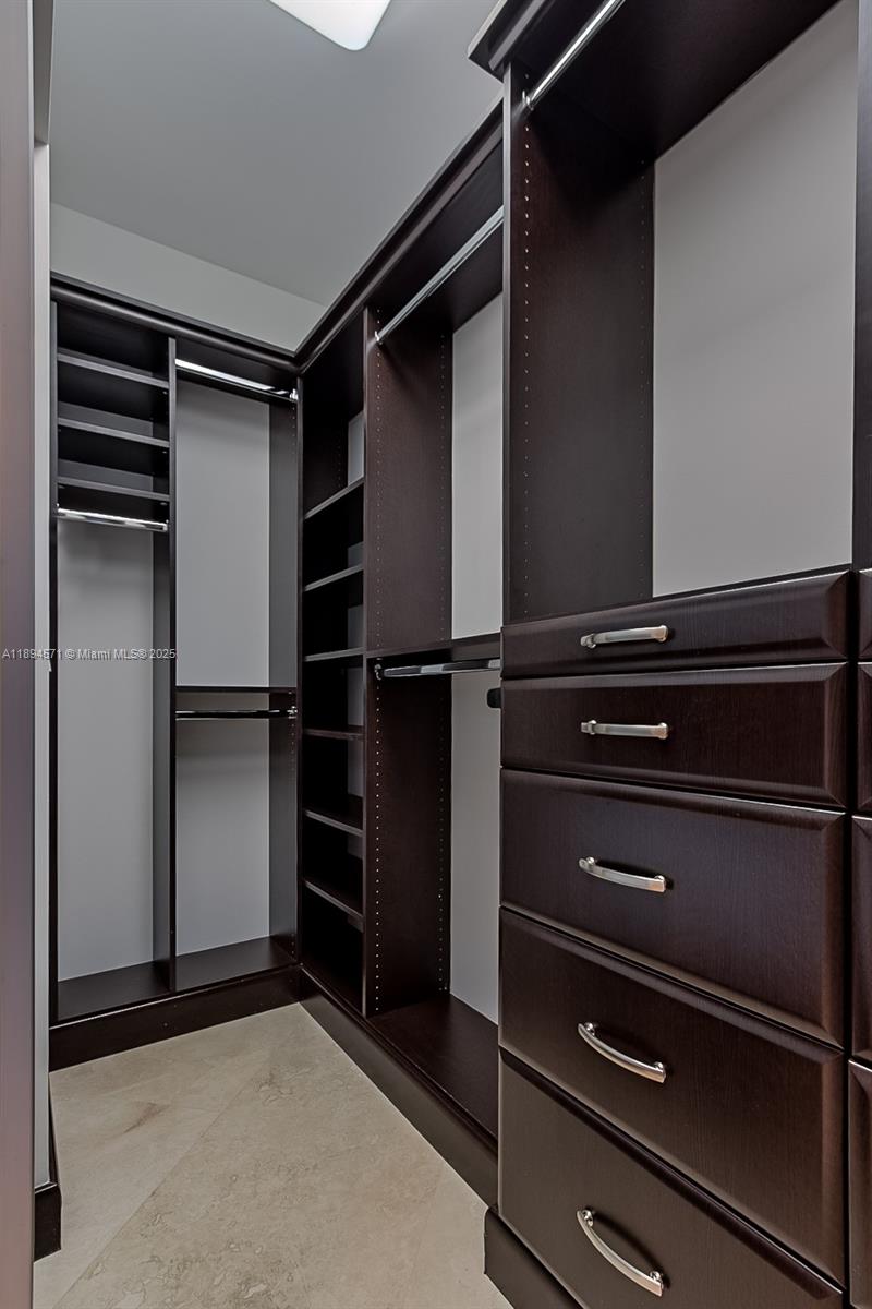 DIPLOMAT OCEANFRONT RESID - Residential Lease