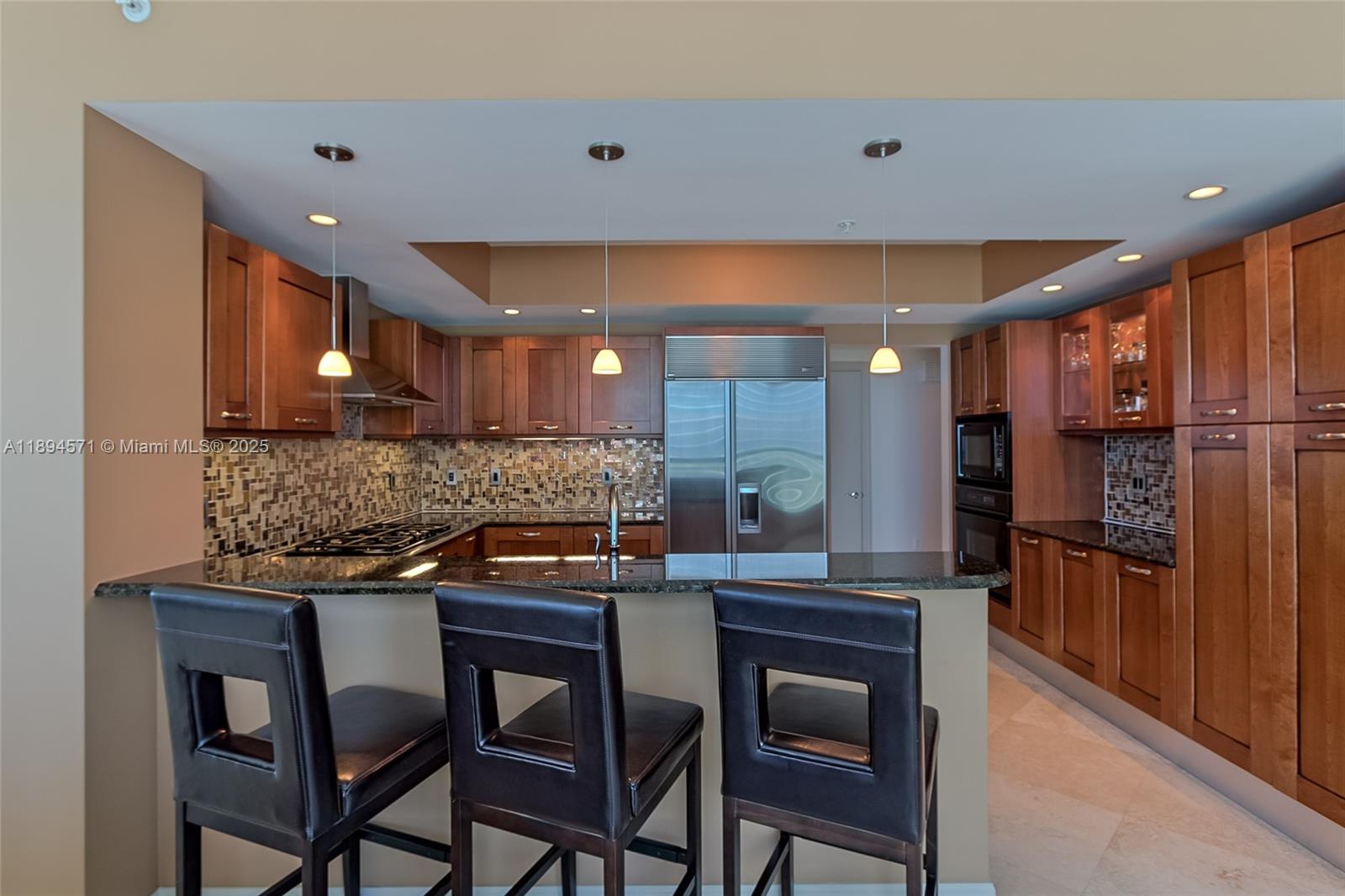 DIPLOMAT OCEANFRONT RESID - Residential Lease