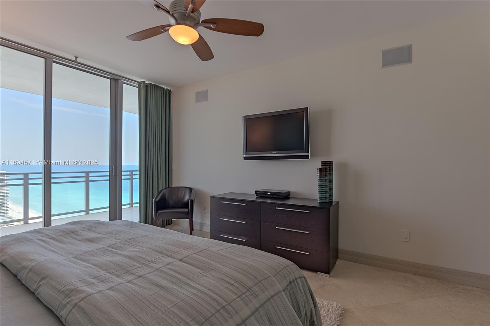 DIPLOMAT OCEANFRONT RESID - Residential Lease