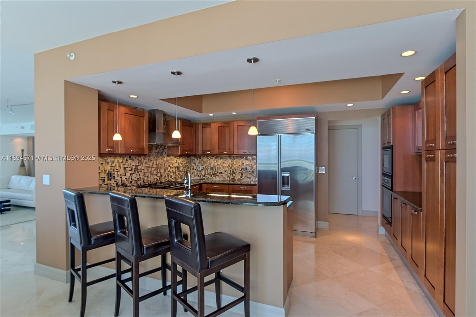 DIPLOMAT OCEANFRONT RESID - Residential Lease