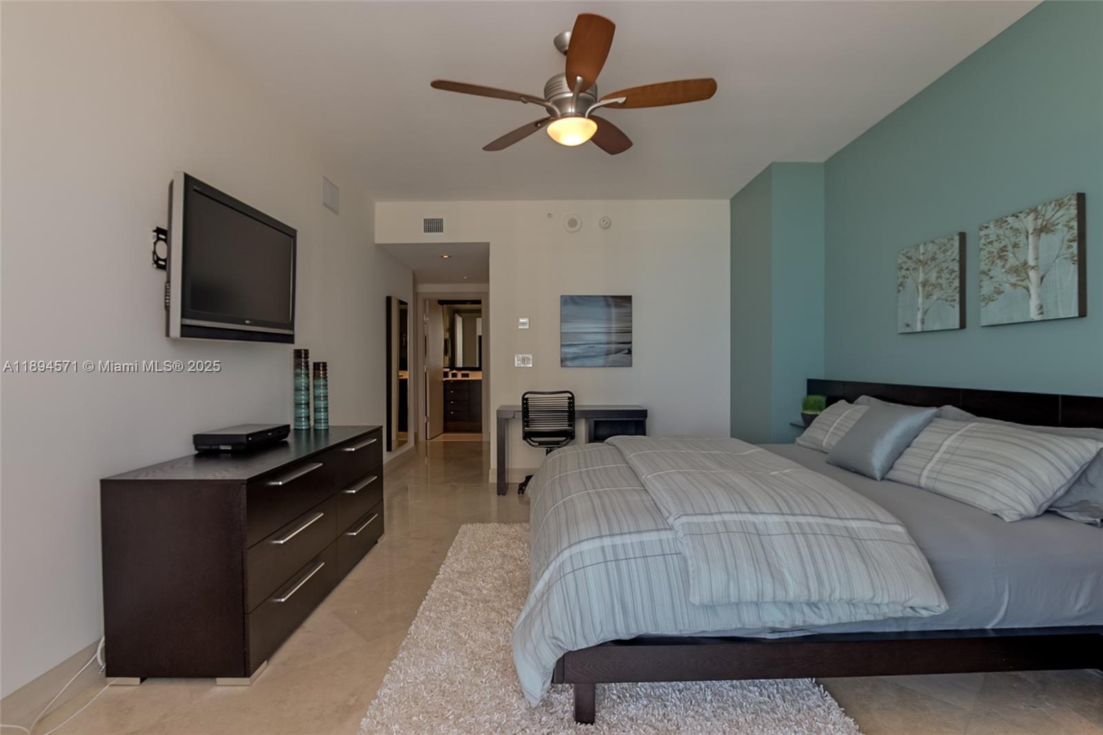 DIPLOMAT OCEANFRONT RESID - Residential Lease