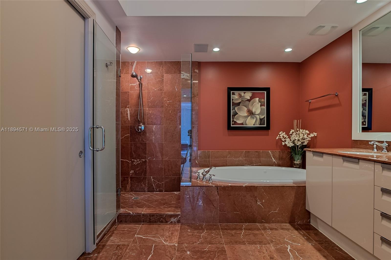 DIPLOMAT OCEANFRONT RESID - Residential Lease