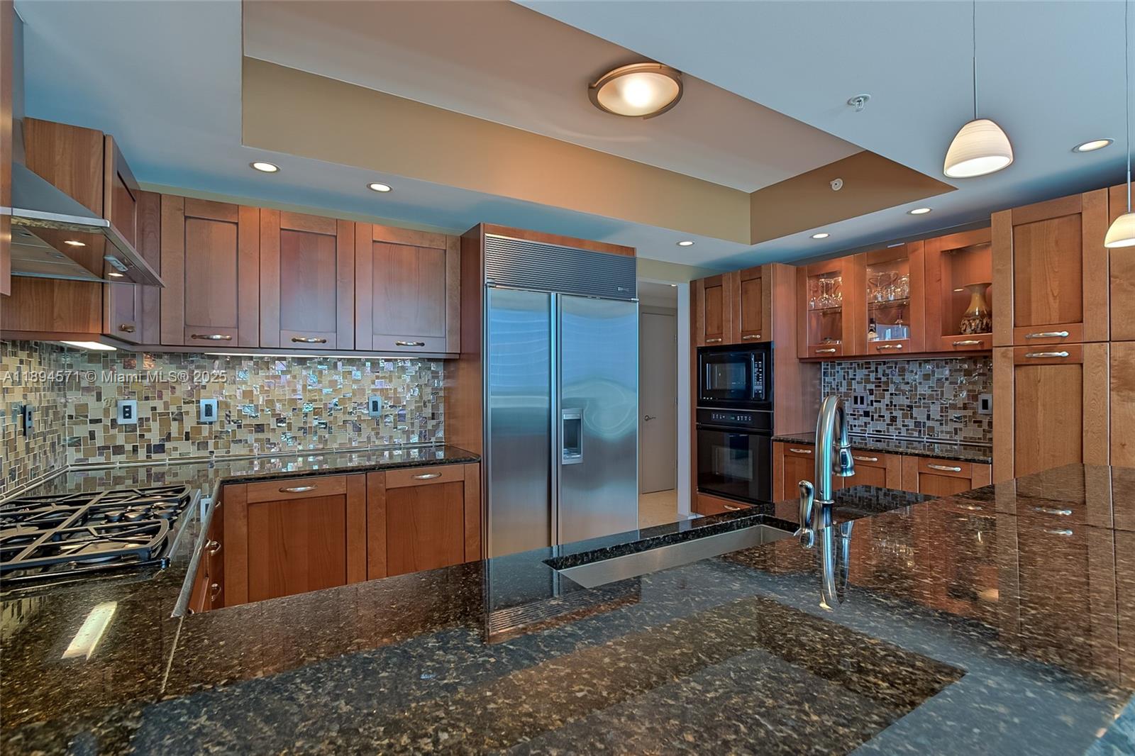 DIPLOMAT OCEANFRONT RESID - Residential Lease