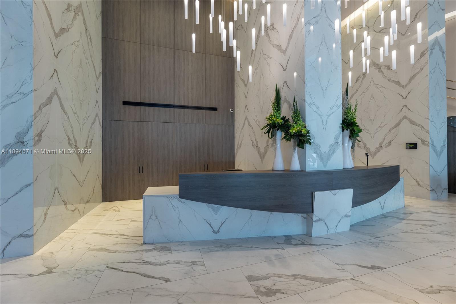 DIPLOMAT OCEANFRONT RESID - Residential Lease